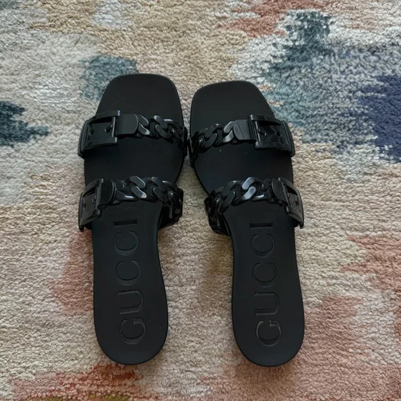 Gucci Women's Black Chain Jelly Slide Sandals - Picture 3 of 4